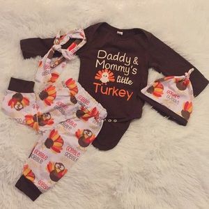 Thanksgiving 4 piece unisex outfit 6-9 months.